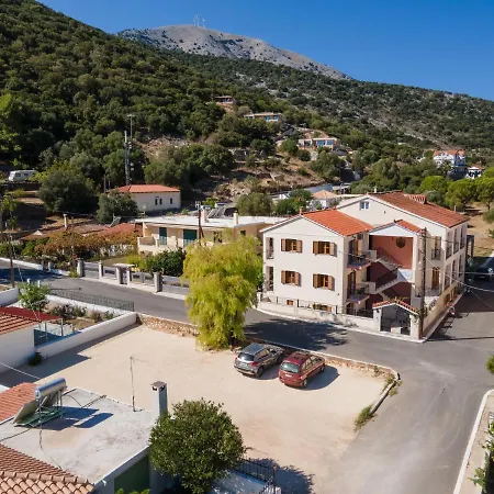 Alexatos Studios& Ξενοδοχείο με διαμερίσματα 2*
