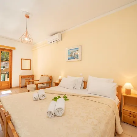 Alexatos & Aparthotel Agia Efimia
