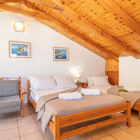 Alexatos & Aparthotel 4*