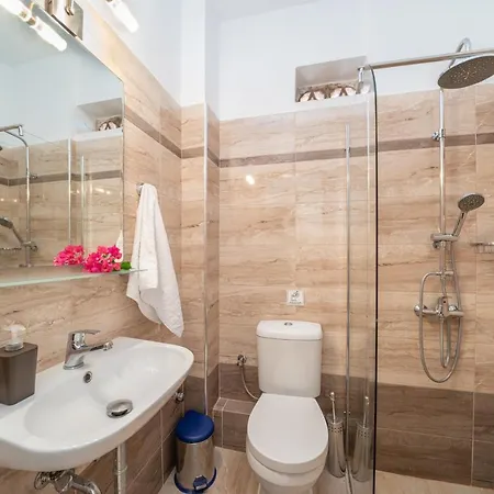 阿莱克萨图斯公寓酒店 公寓式酒店 Agia Efimia