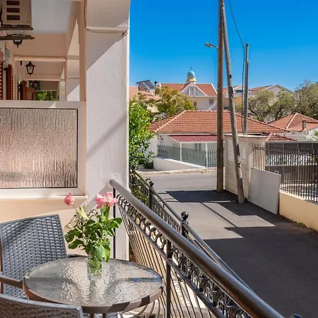 阿莱克萨图斯公寓酒店 4* Agia Efimia