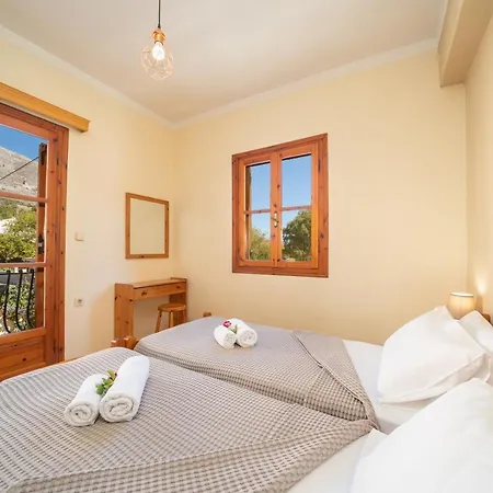 Aparthotel Alexatos &