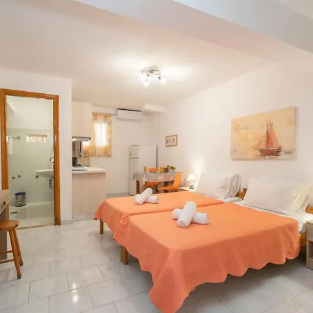 阿莱克萨图斯公寓酒店