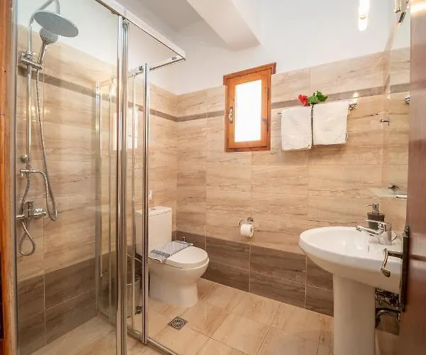 Aparthotel Alexatos & 4*