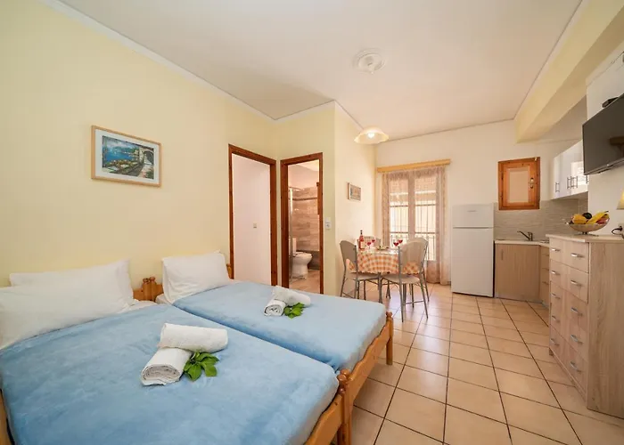 Aparthotel Alexatos & 4*