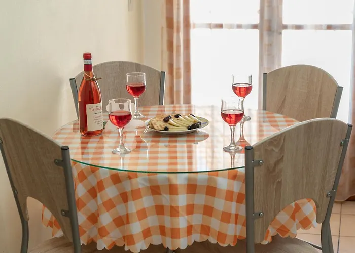 Aparthotel Alexatos &