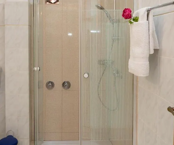 Alexatos & Aparthotel