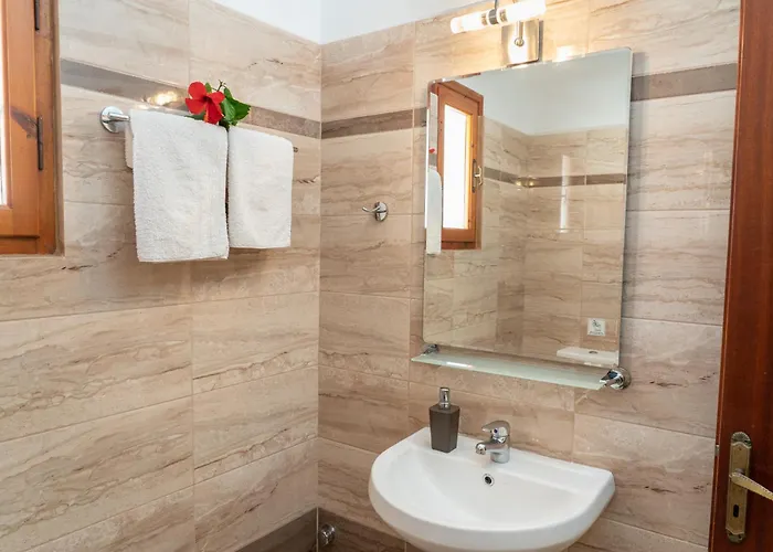 Alexatos & Agia Efimia