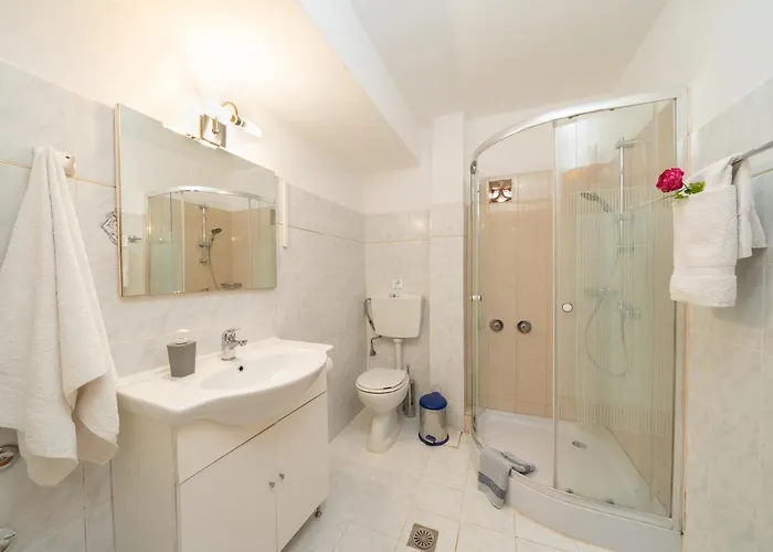 Aparthotel Alexatos &