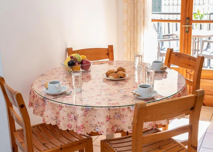 Aparthotel Alexatos & Agia Efimia